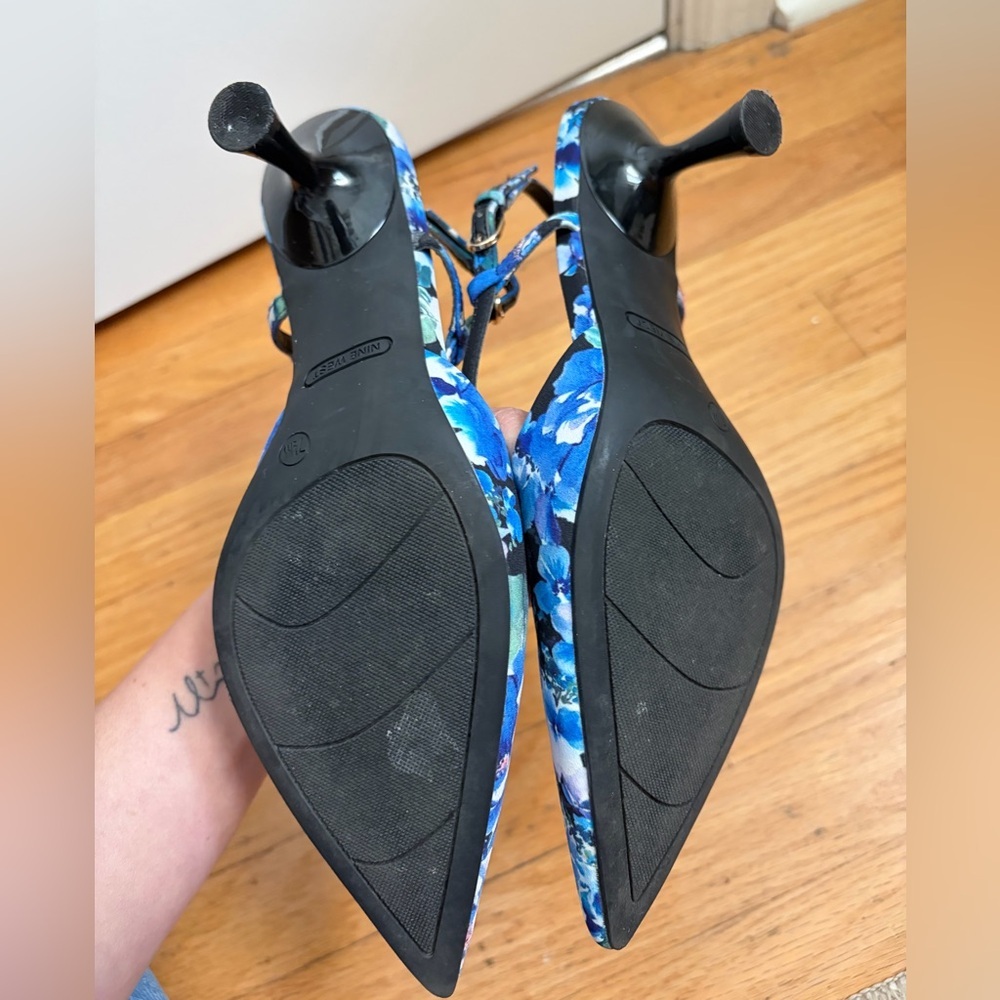 Nine West Black Floral Pointed-Toe Slingback Heels EUC Size 7.5 - Picture 6 of 9